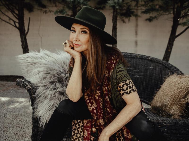Showroom Session with Pam Tillis